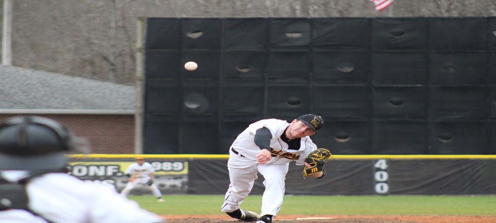 Raiders split Thursday's twin bill against St. Charles