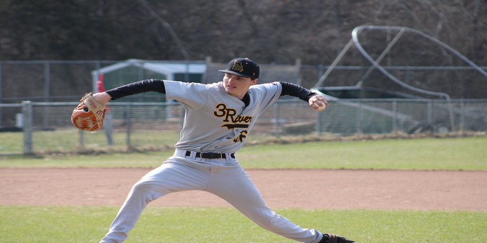 Raiders baseball drops twin bill to open Region play