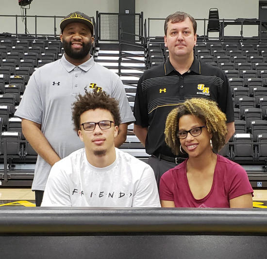 Raiders Basketball signs Brahm Harris out of Maumelle, Arkansas