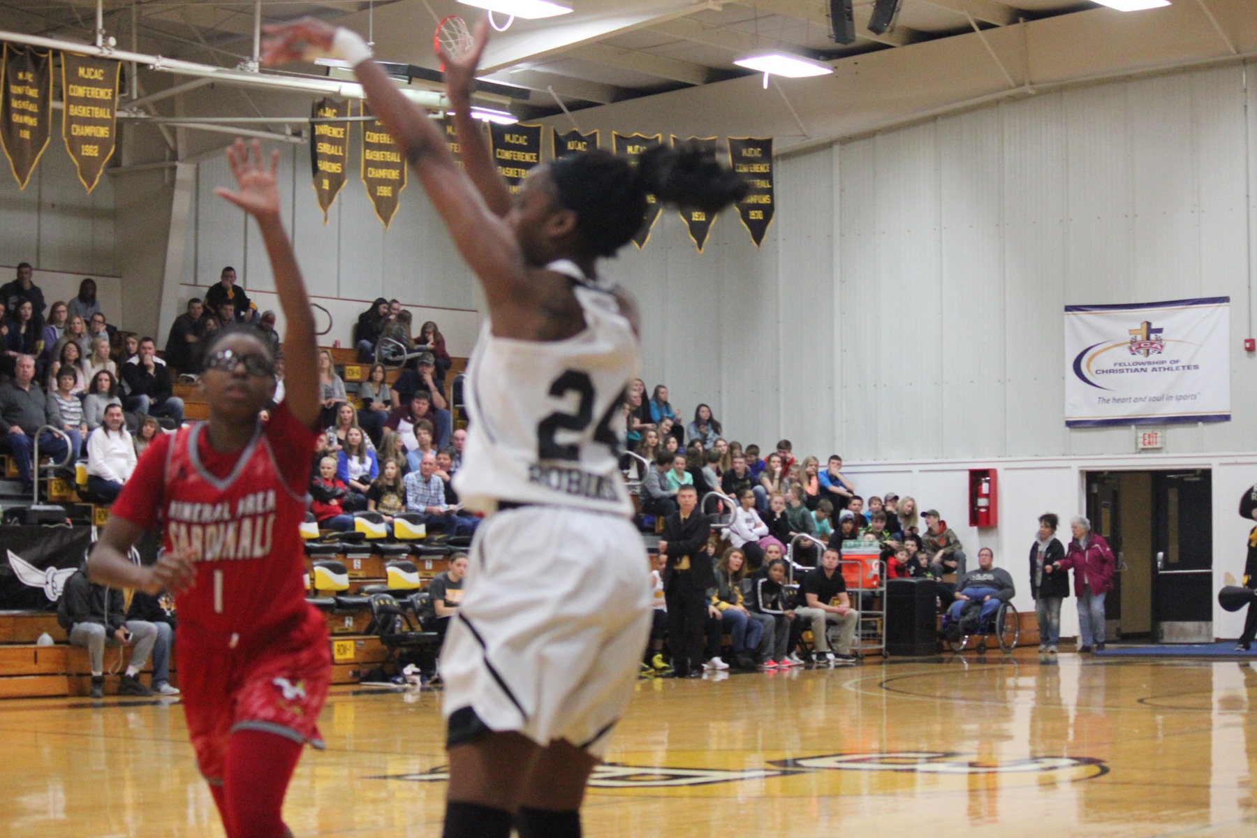 Moon’s 25 points scorches Lady Raiders