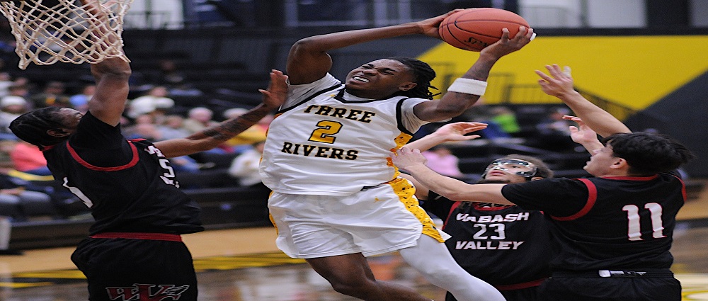 Raiders sweep Thanksgiving tournament with 71-60 victory over Wabash Valley