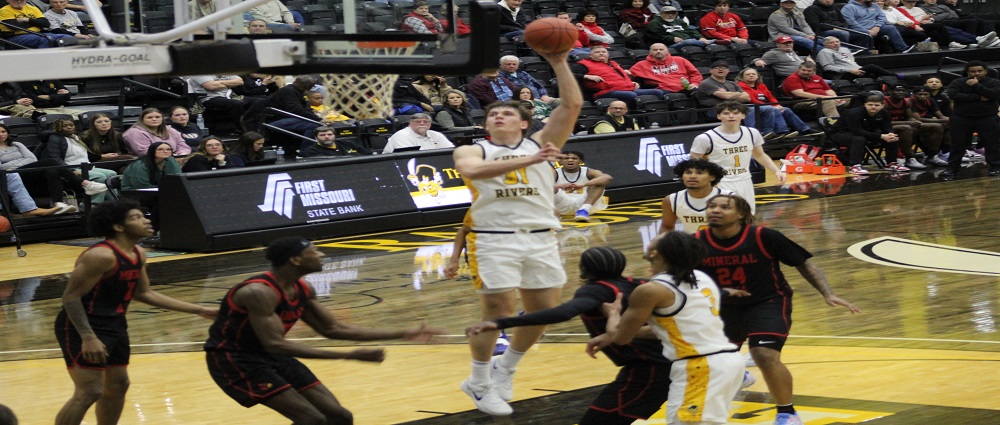 Raiders defeat Mineral Area