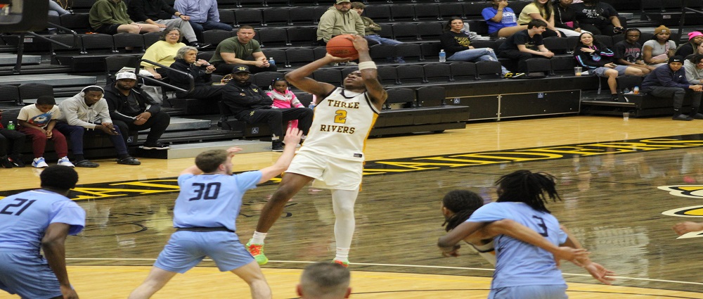 Raiders get by stingy State Fair, earn region final berth